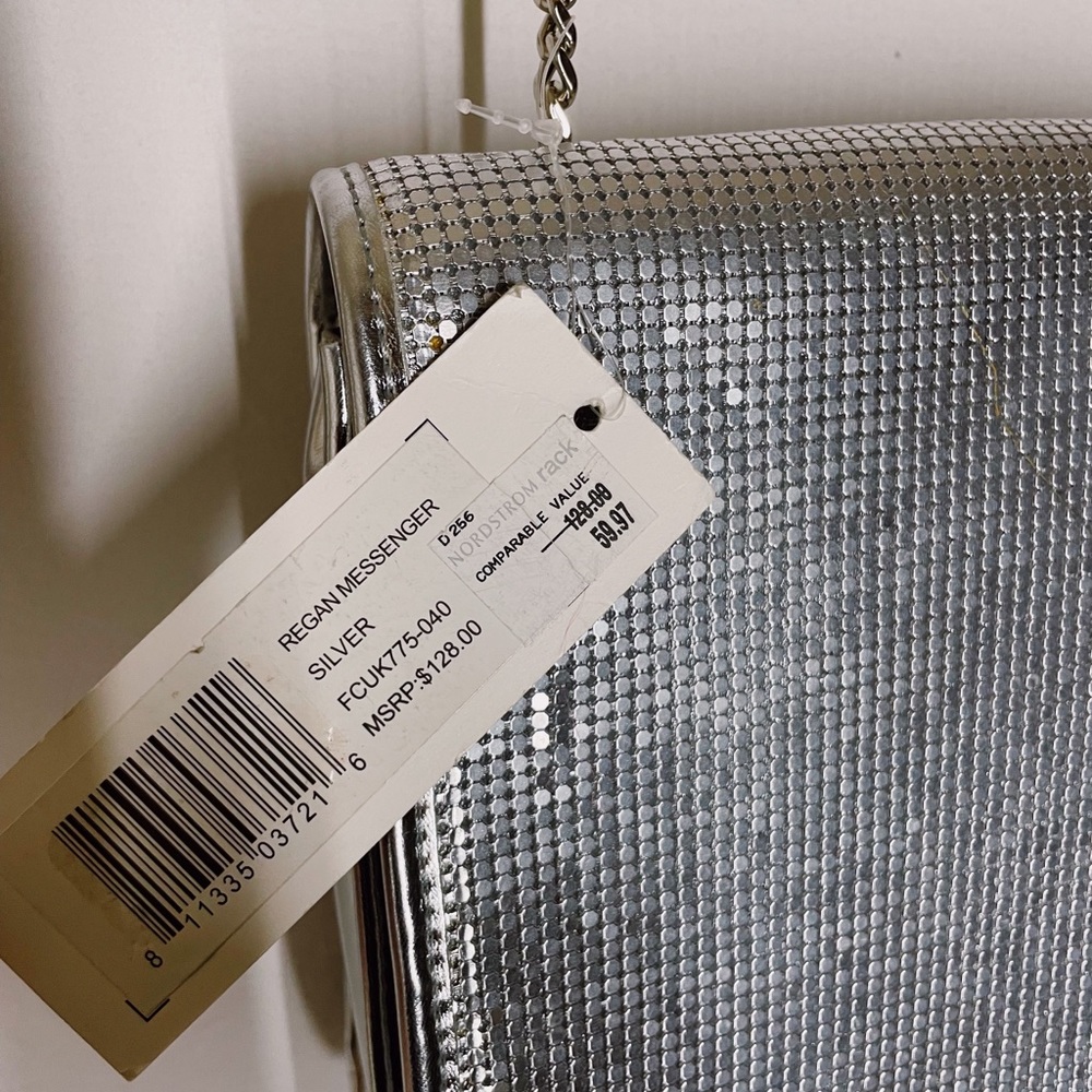 NWT French Connection Silver Regan Messenger with Chain Strap - Picture 3 of 7